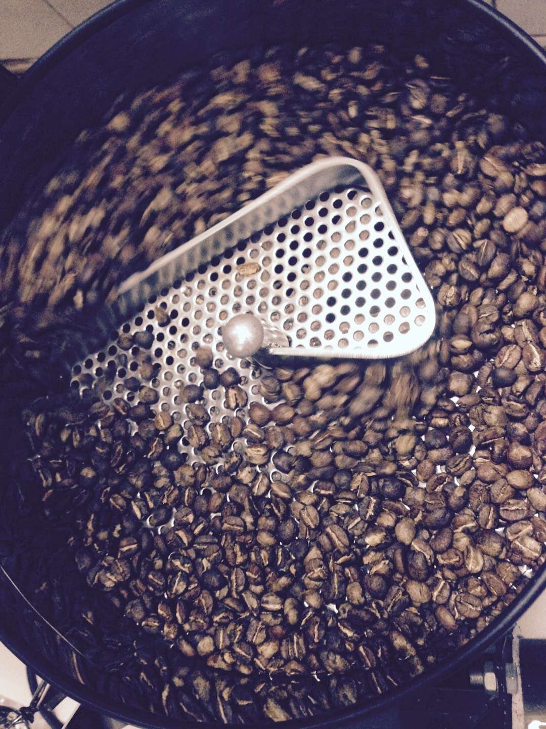 烘焙咖啡豆的器具及咖啡豆的烘焙過程