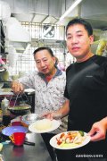 咖啡店攤位：用心做一道雞飯